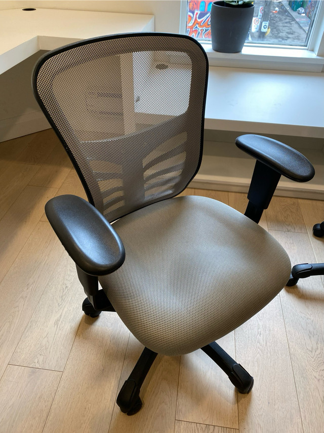 Ergonomic Office Chairs (x4) in Chairs & Recliners in City of Toronto