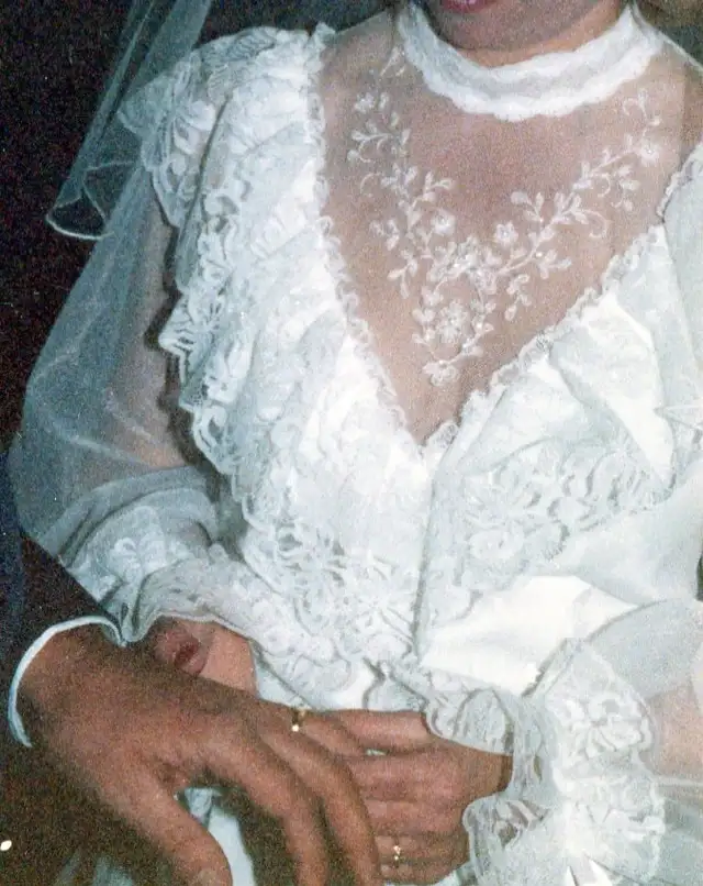 1984 Vintage Wedding Gown in Wedding in Saskatoon - Image 3