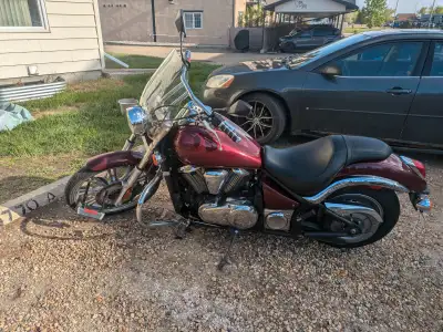 Great starter bike with low milage will need new tires eventually