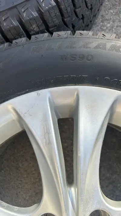 Like neew winter tires 215/55/17 Dot#2024 Bolt patter 5x114.3 Rav4, mazda,hundai ets