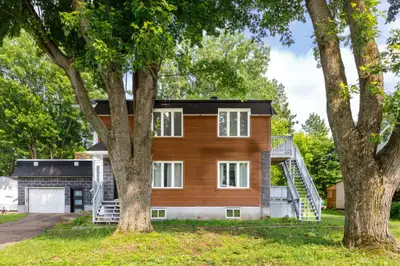 ✨ Duplex haut de gamme entièrement rénové – Disponible 1er juillet ✨ Situé sur l’avenue Nicolas-Perr...