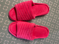 Ladies slippers
