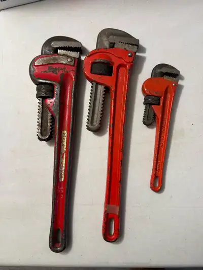 pipe wrench s 2 x 14” 1 x 8”, View more