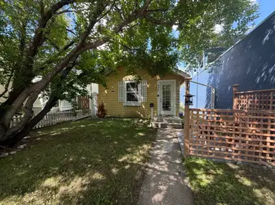 1 bedroom, 1 bathroom house available for rent November 1st in City Park. Close to U of S, downtown...