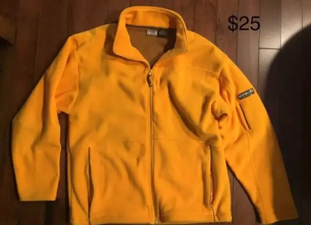 Quiksilver mens fleece..coat/ jacket in Men's in Belleville - Image 2