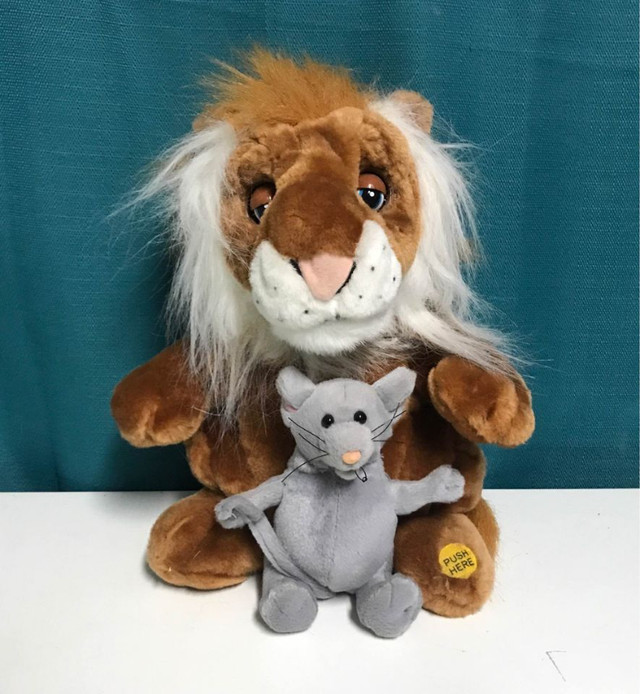 ANIMATED SINGING LION & MOUSE in Toys & Games in Dawson Creek
