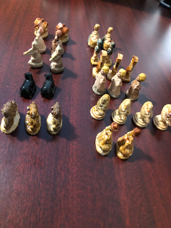 Red Rose Tea Nursery Rhyme figurines, lot of 28 pieces in Arts & Collectibles in Moncton - Image 3