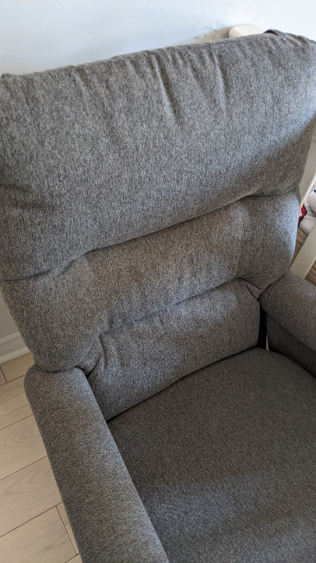 Rocking chair for Baby's Room in Chairs & Recliners in Markham / York Region