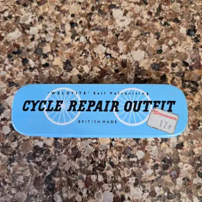 1960's - 70's Vintage Weldtite Self Vulcanising Cycle Repair Outfit Tin British Made. Excellent cond...