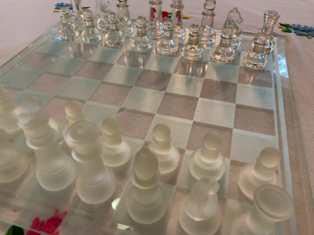 CHESS, GLASS, clear & frosted, 33piece, 13.7x13.7 in Hobbies & Crafts in Kitchener / Waterloo