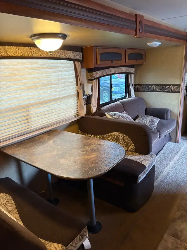 2013 Jayco Whitehawk 28dsbh in Travel Trailers & Campers in Kamloops - Image 5