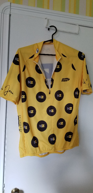 SUGOI Cycling Jersey XL in Clothing, Shoes & Accessories in City of Toronto - Image 2