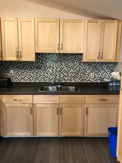 **girls only** Rent each room $550 excellent for students, nurses Bills Included Deposit $590 Proper...