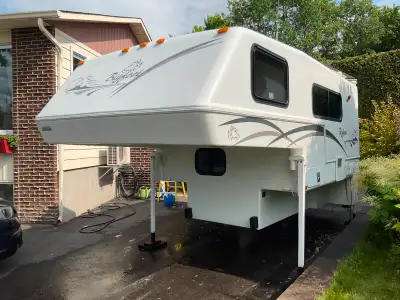 Campeur BIGFOOT 25C9.6 Édition Millenium 2000 Rare, à qui la chance, excellent état. Boite longue. D...