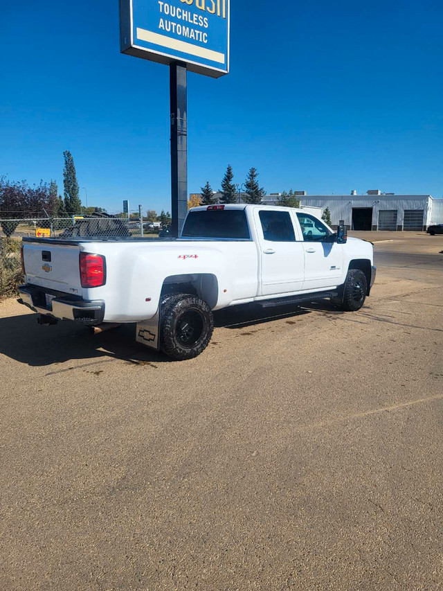 Chevrolet 3500 6lt GAS in Cars & Trucks in Edmonton - Image 3