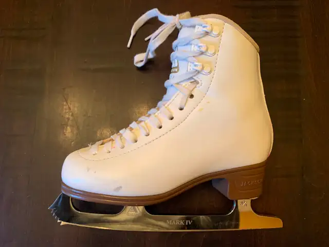 Jackson Artiste Figure Skates – Youth Size 2 – $60 in Skates & Blades in Calgary - Image 2