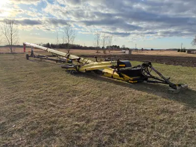 In nice shape. 540 pto to run the main belt Hydraulic motor with flow control to run swing out - doe...
