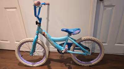 Huffy 18" Disney Frozen Girl's Bike in good condition. Selling for $30 Please contact if interested.