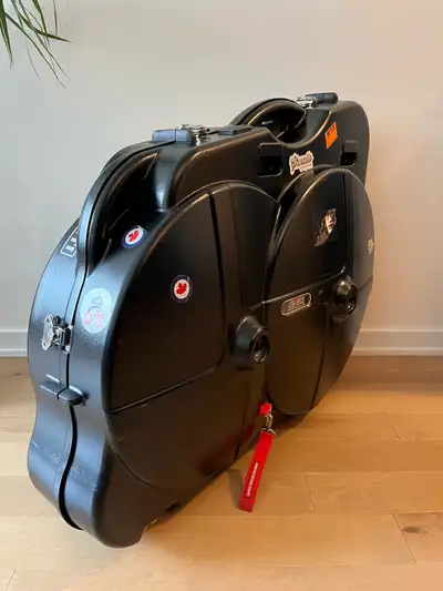 SCICON Aerotech Evolution 3.0 TSA Great condition. Scratches from airplane travel . Latches, wheels...