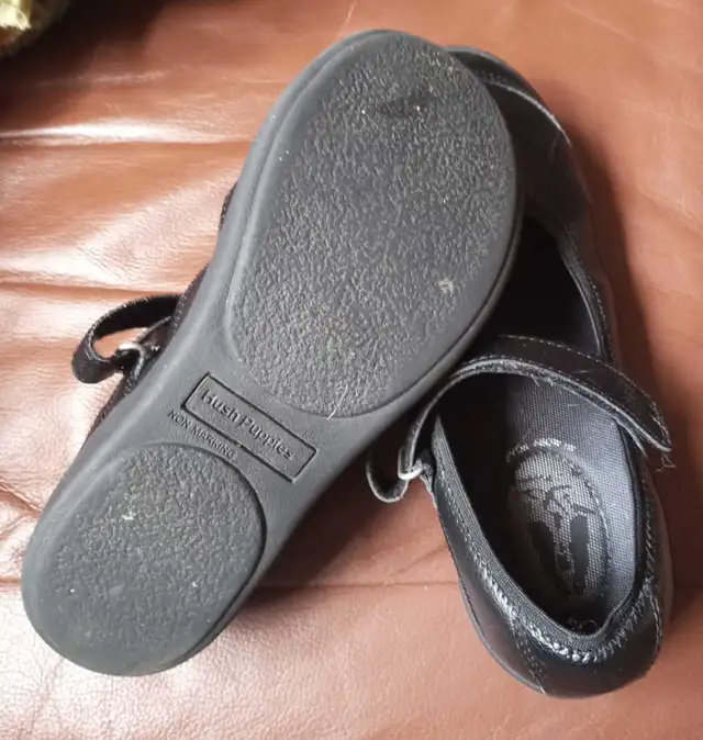 Soulier en cuir hush puppies pour fille taille 4us in Kids & Youth in City of Montréal - Image 3