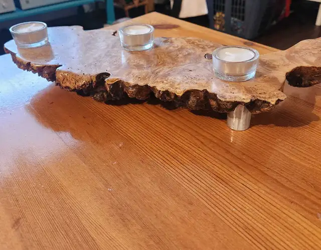 beautiful hand made live edge wood burl candle holder in Home Décor & Accents in Ottawa - Image 3