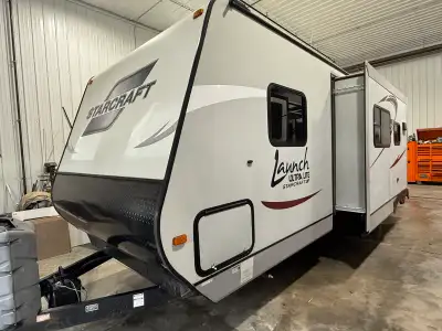 2015 STARCRAFT LAUNCH 28BHS TRAVEL TRAILER. Hardwall, slideout, new power awning, arctic thermal pac...