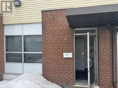 Excellent Opportunity For Small Warehouse In Scarborough! Midland And Ellesmere/ Lawrence Area. Minu...