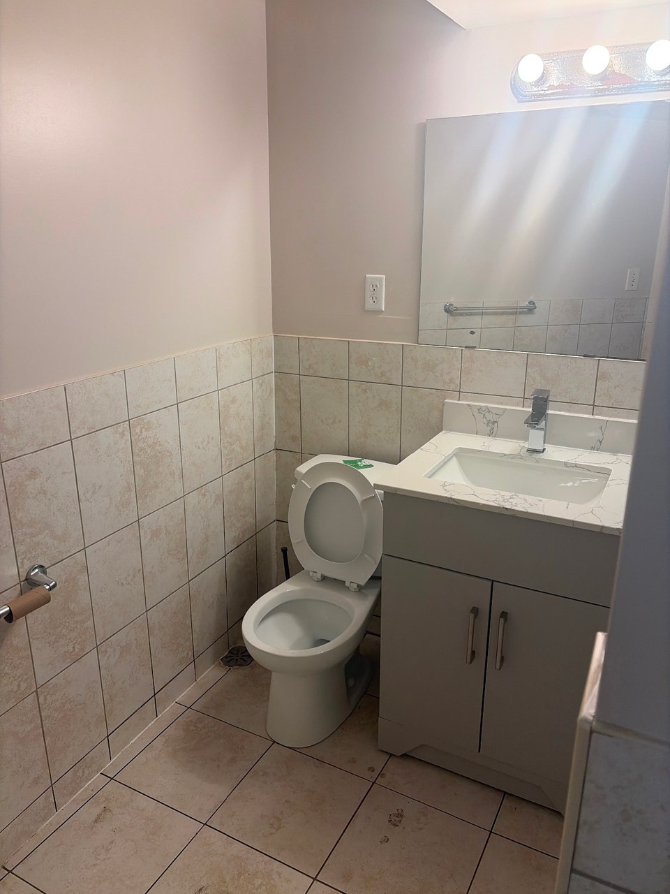 Newly Renovated One Bedroom Basement (Brampton) 2