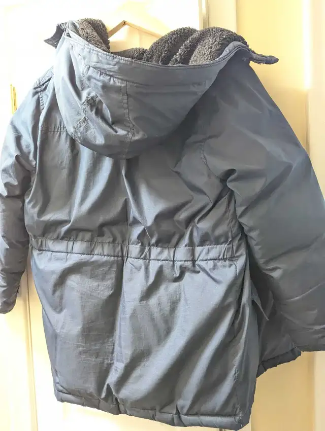 Gap down winter jacket for kids unisex size Large in Kids & Youth in City of Toronto - Image 8