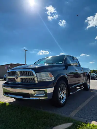 Original Owner. Non smoker. 5.7L Hemi, 4x4. Fully loaded with leather seats, power windows, power se...