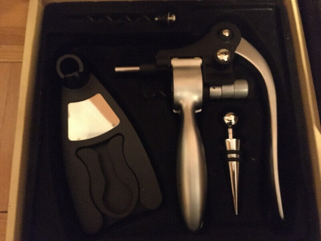 Corkscrew Set + Shakers ($30) in Holiday, Event & Seasonal in City of Toronto - Image 4