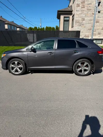 Toyota Venza achetée neuve en octobre 2012 – V6 3.5L – Un seul propriétaire – Très bien entretenue À...