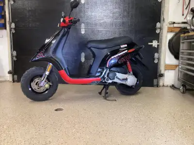 2005 Vespa Piago Typhoon for sale. Runs excellent Very good condition. Have ownership and street leg...