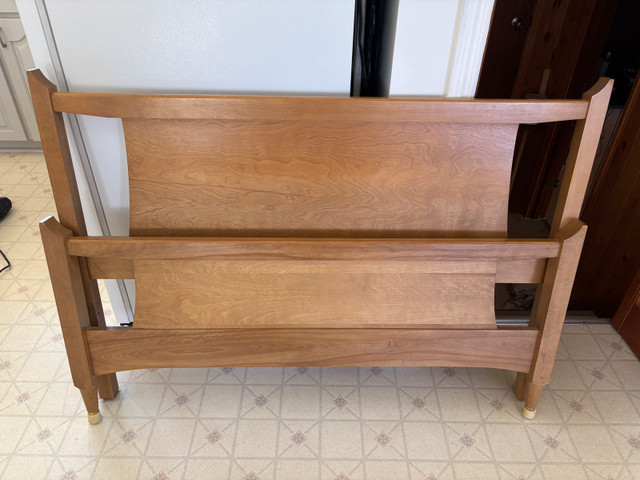 Bedroom furniture in Beds & Mattresses in Trenton