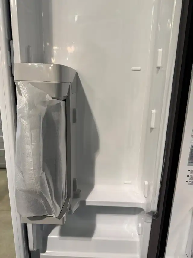 Econoplus Halifax Samsung Fridge Open Box Panel-Ready 36inch in Refrigerators in City of Halifax - Image 7