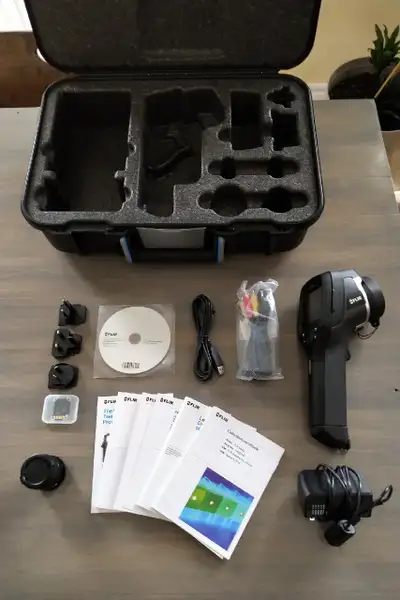 Barely used and in excellent condition. Item is a Class II laser product, 1mW power output. Manual f...