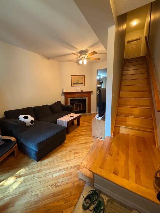 415 Lisgar - 3 Bedroom Unit $2495 plus utilities available NOW