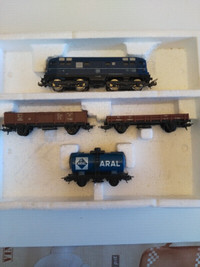 Ho scale Lima model train set w/track