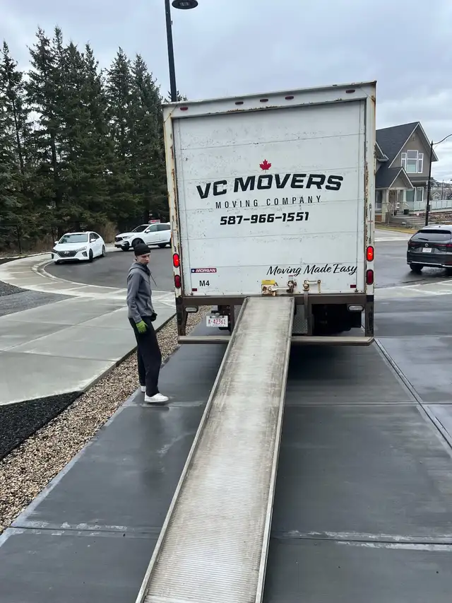 Professional Movers | Fully Equipped Truck | Free On-Site Quote in Moving & Storage in Calgary - Image 9