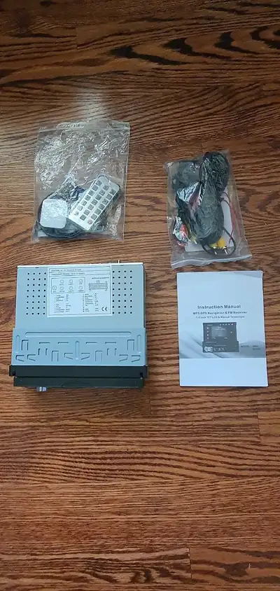 FM Receiver & MP5 GPS Navigation