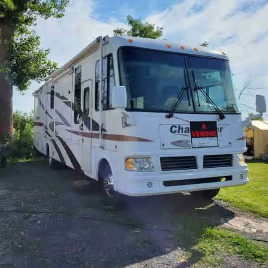 Prêt pour l’aventure Damon Challenger 2006 in RVs & Motorhomes in Saint-Jean-sur-Richelieu - Image 2