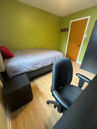 ONE PERSON PER ROOM – NO COUPLES. Street parking only. Fully furnished room in a clean, spacious, sp...