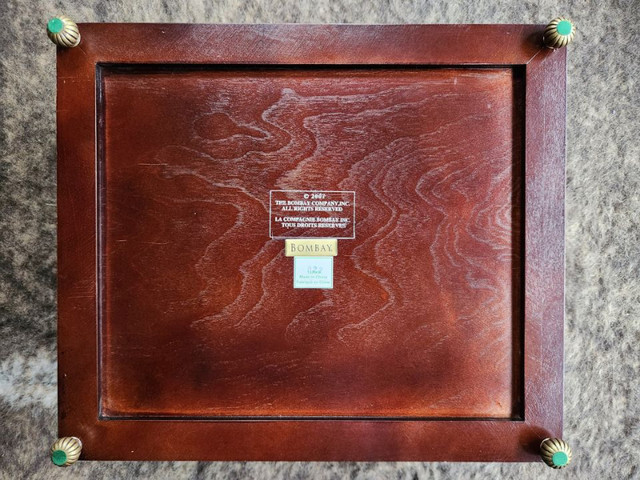 Bombay Co. Wood Memory/Photo Box - Vintage Mahogany (Like New) in Home Décor & Accents in Oakville / Halton Region - Image 4