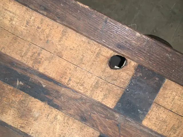 Antique steamer trunk. Coffee table!  in Coffee Tables in Norfolk County - Image 9