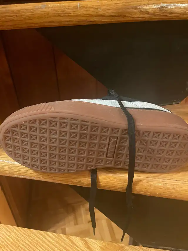 women’s shoes (Puma) in Women's - Shoes in City of Montréal - Image 5