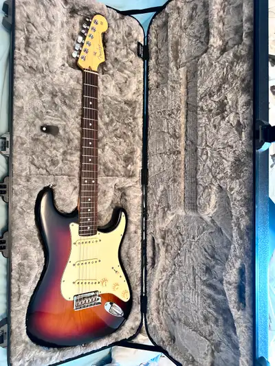 Fender American Professional Stratocaster w/ Moulded Case, View more