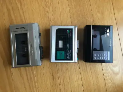 Sanyo X190 Sportster Portable Cassette Player AM FM Radio (need fix - need new belt) AIWA HS-P04 Ste...