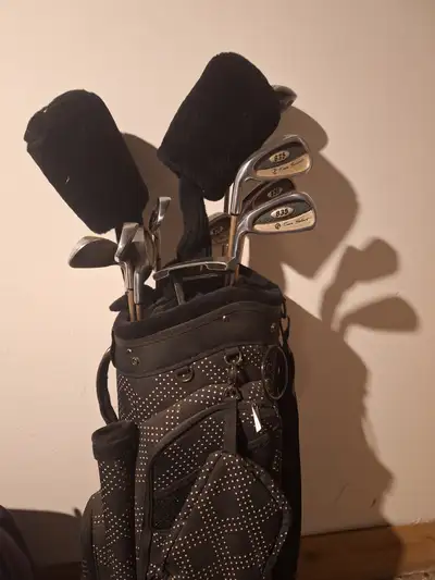 Nike Golf Bag with Tour Select Golf club set, View more