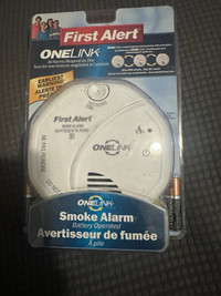 New : First Alert Smoke Alarm Battery Operated 