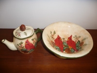 Pine Motif Matching Bowl and Teapot